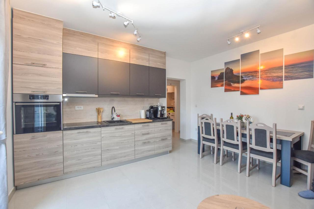 Apartment Martin 비오그라드나모루 외부 사진